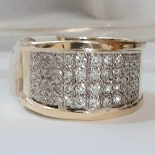 Diamond Band set in 14k Gold