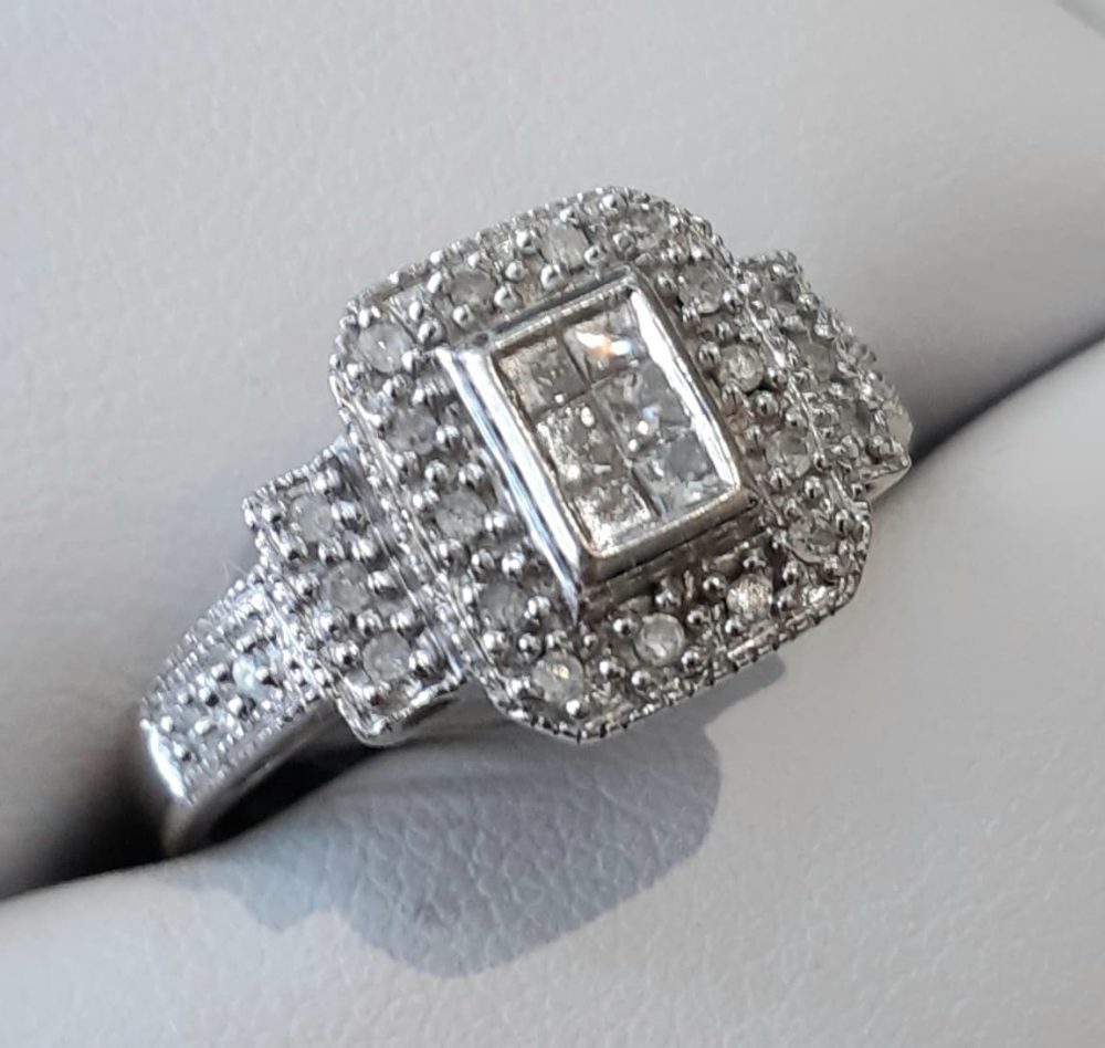 White Gold Diamond Engagement Ring set in 10k