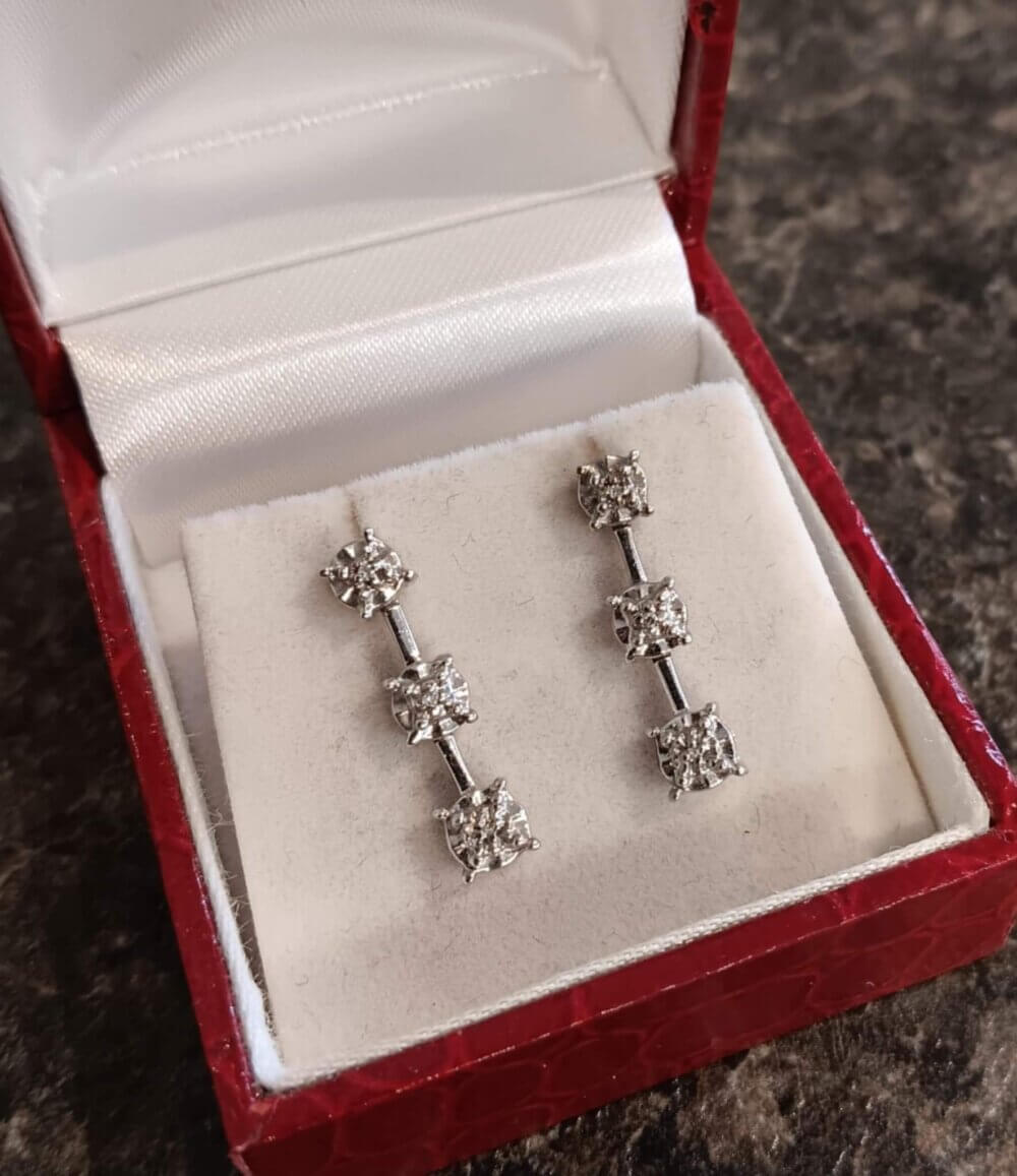 10k White Gold  Diamond Earrings