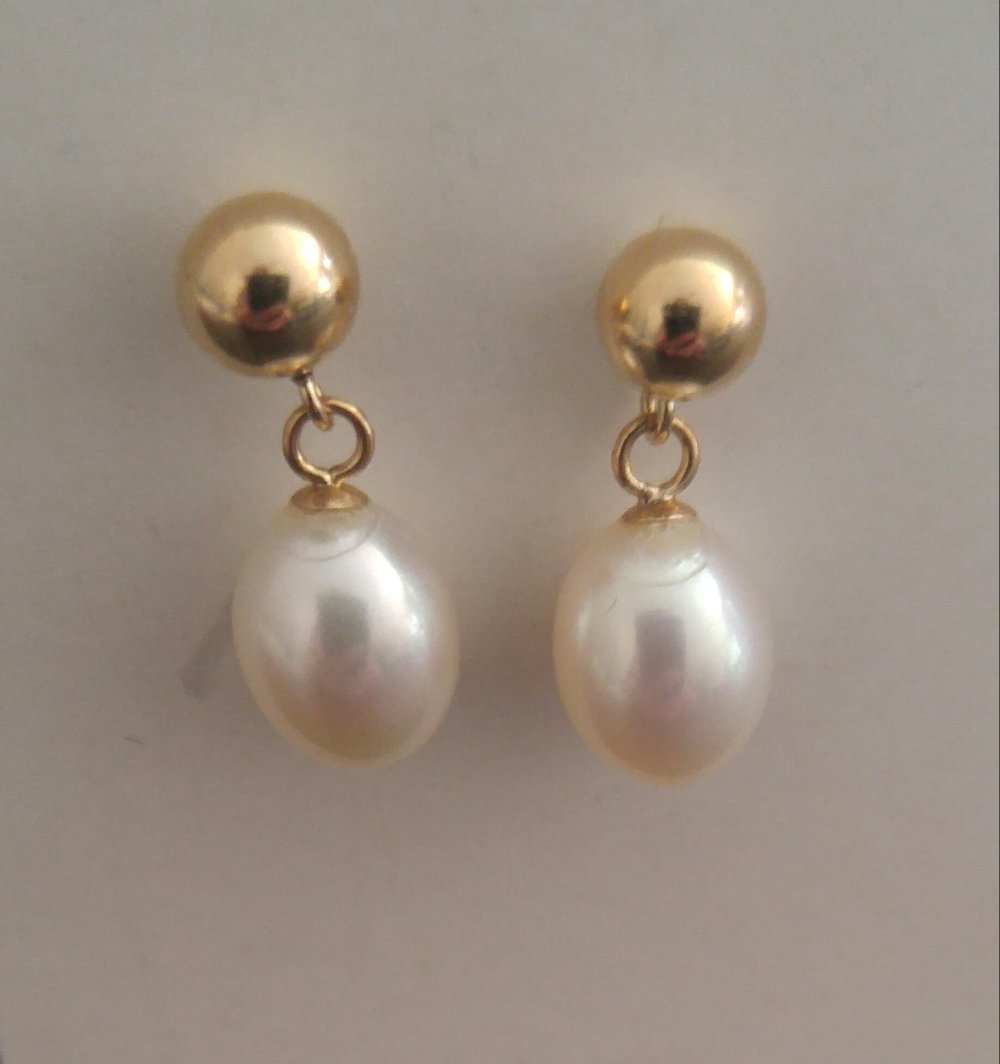 Freshwater Pearl Earrings in 14k