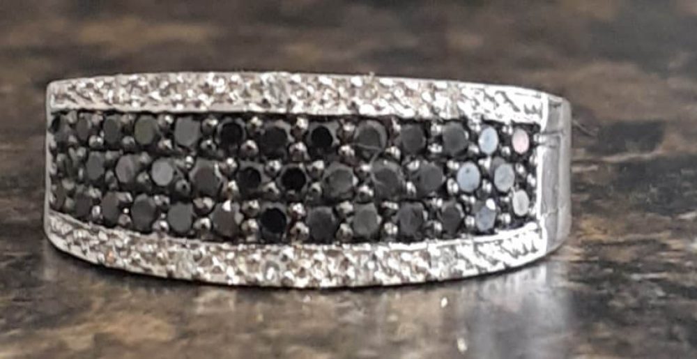 Black & White Diamond Ring 10k - Image 2