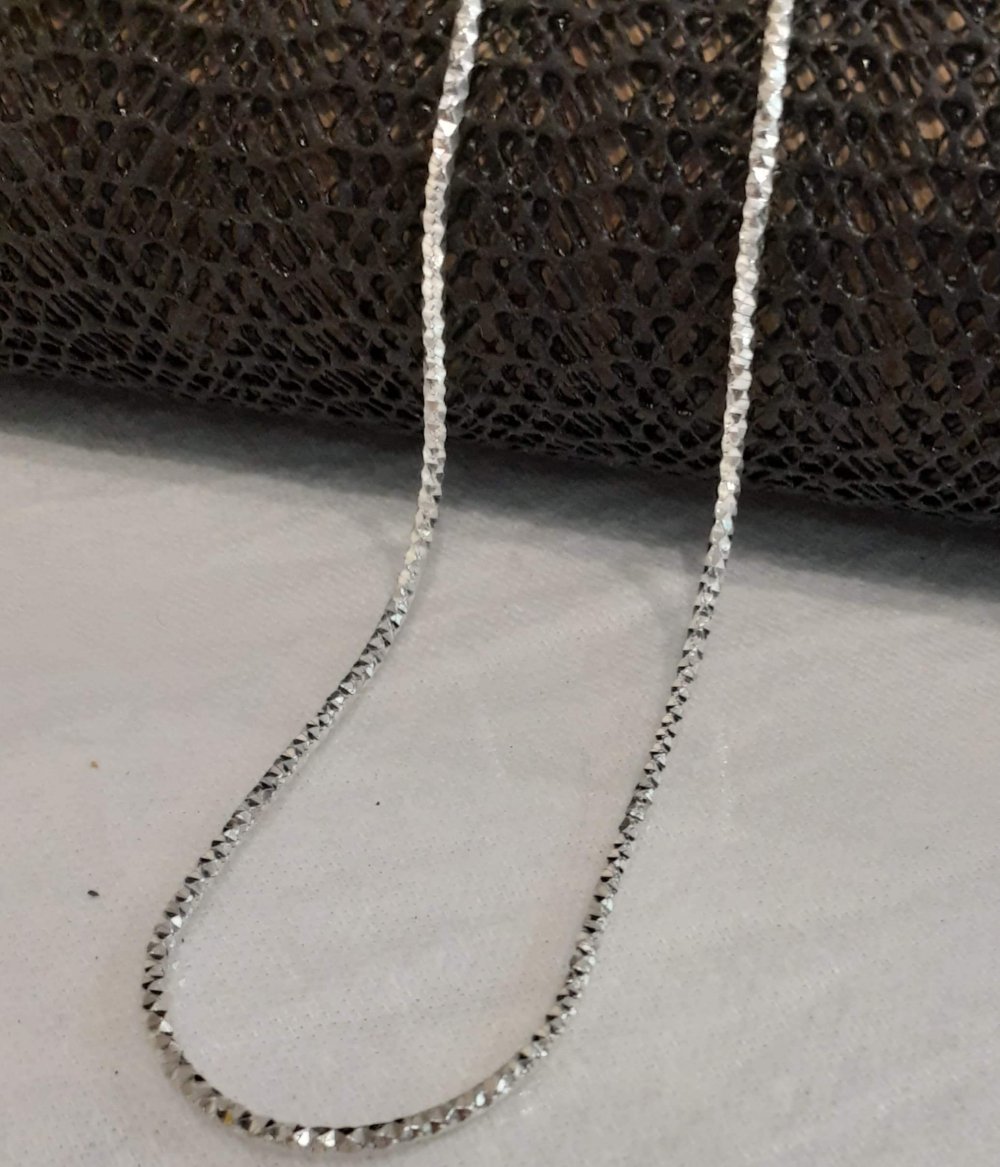 Silver Round Designed Chain