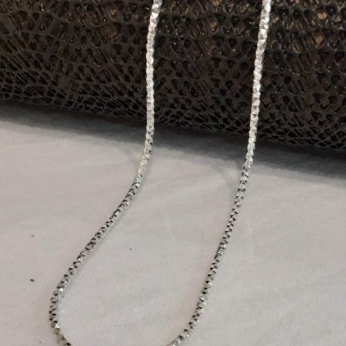 Silver Round Designed Chain