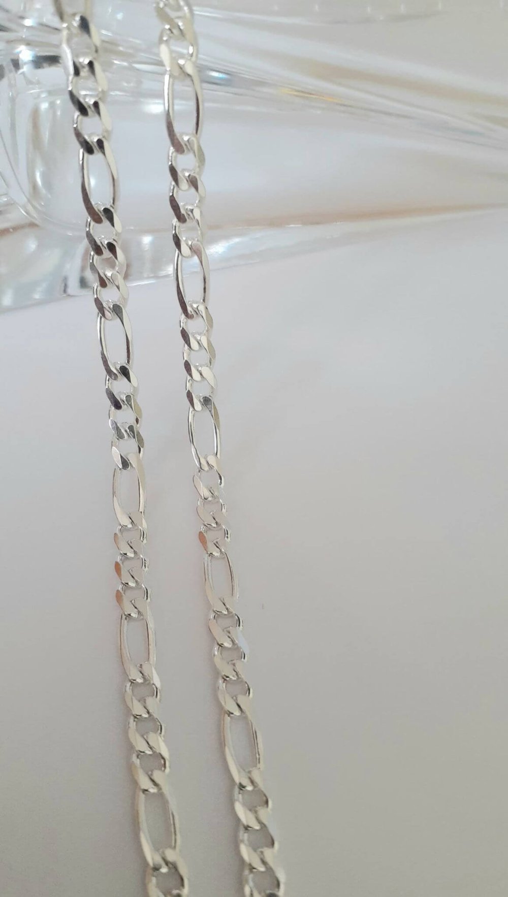 Figuro Styled Silver Chain