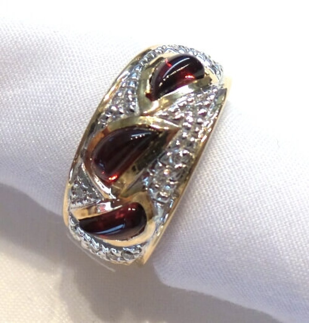 14k Diamond & Garnet Ring