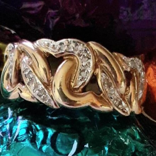 14k Diamond Heart Band