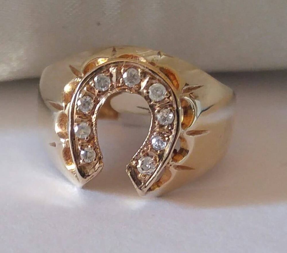 Horseshoe Men's 10k Diamond Ring