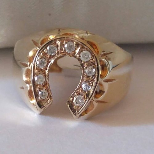 Horseshoe Men's 10k Diamond Ring