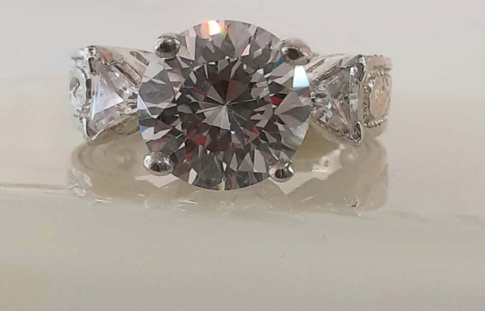 Cubic Zirconia Stoned Silver Ring - Image 3