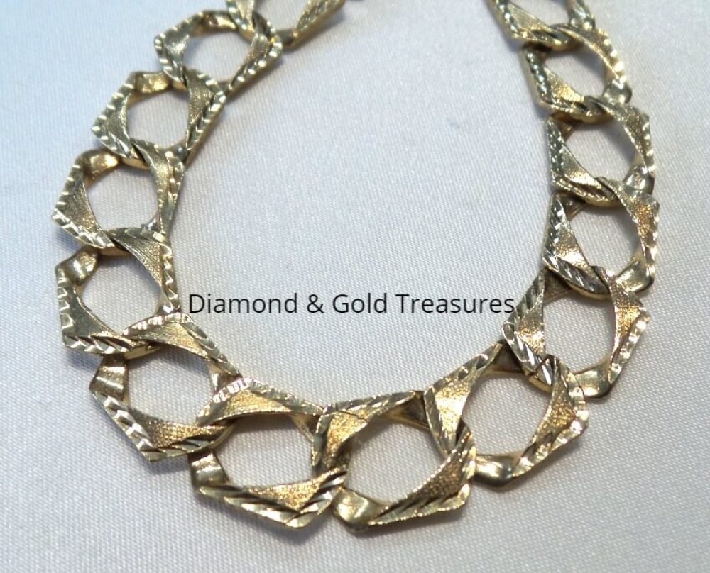 Bracelet for men with diamond cutted designs