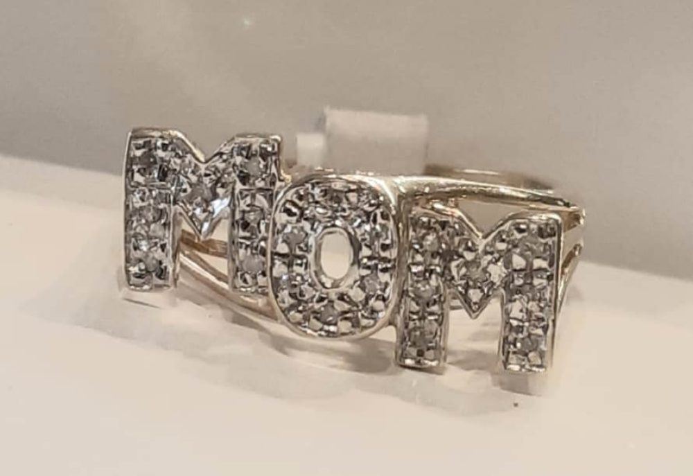 Mom Ring in Diamonds 10k