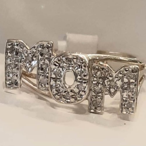 Mom Ring in Diamonds 10k