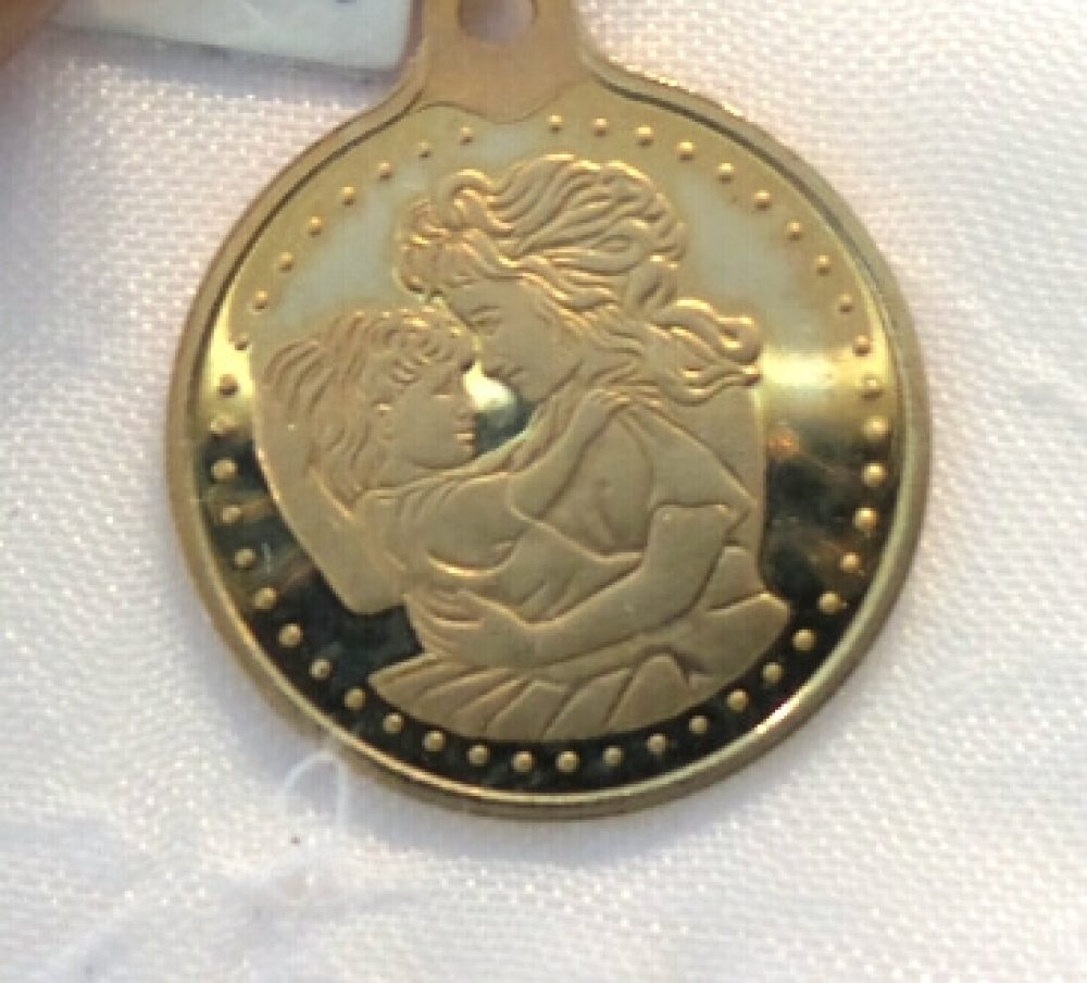 mother and child pendant gold