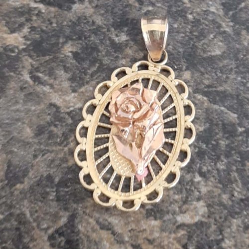 Rose Pendant in 10K