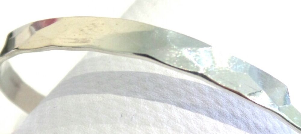 Silver thin hammer liked bangle