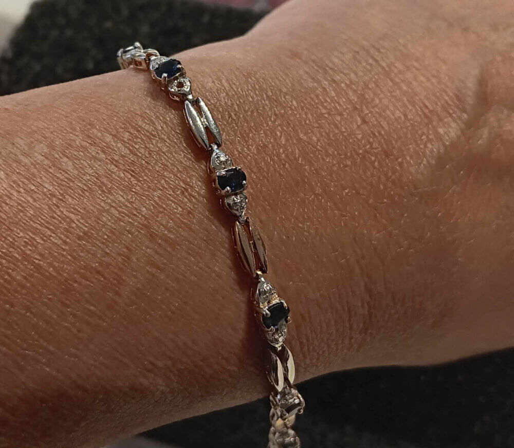 10k Gold Diamond & Blue Sapphires Bracelet. - Image 2