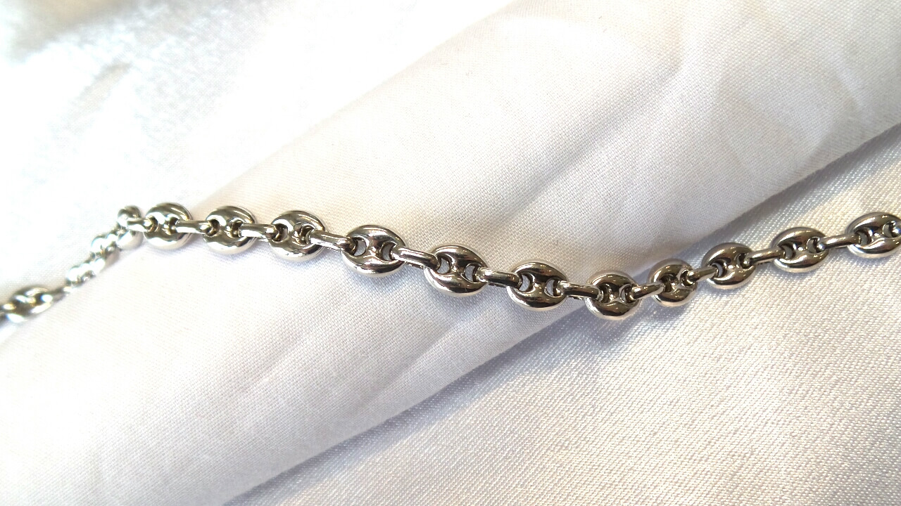 10k White Gold Puffed Gucci Bracelet 